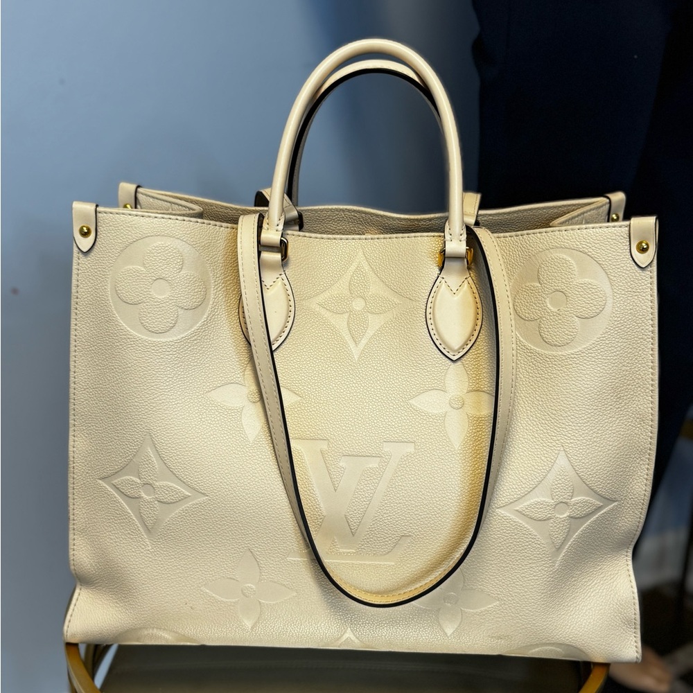 Louis Vuitton Empreinte Monogram Giant Onthego GM Cream